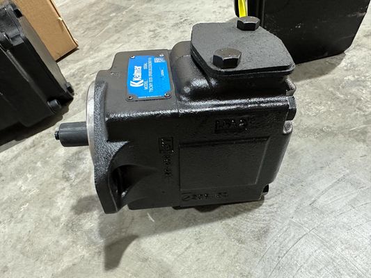 425817.8274 Pompes hydrauliques Kalmar Reach Pièces d'empilage