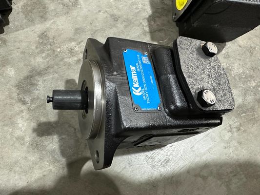 425817.8274 Pompes hydrauliques Kalmar Reach Pièces d'empilage