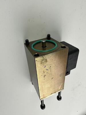 0009736081 électrovanne pièces détachées pour reach stacker Linde